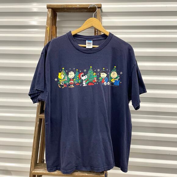 Vintage Peanuts Christmas Snoopy Charlie Brown Cartoon T-shirt - Picture 1 of 4